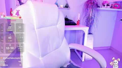 Snapshot of vanelope_evans_ chatting on 28, 10, 2025 vanelope_evans_ online show from 28, 10, 2025