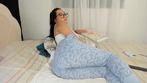 Vanessa online show from 5, 12, 2025