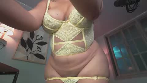 Vanessa Novvoa online show from 13, 7, 2026