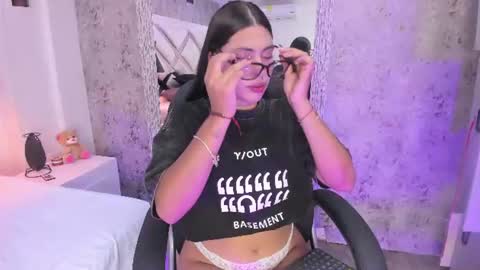 Snapshot of vanessa_rain_ chatting on 11, 7, 2026 Vanessa online show from 11, 7, 2026