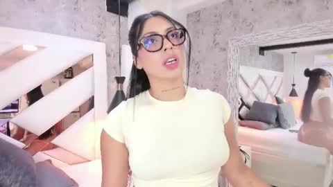 Snapshot of vanessa_rain_ chatting on 15, 7, 2026 Vanessa online show from 15, 7, 2026