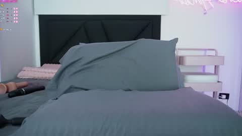 Snapshot of vanessa_suarez chatting on 7, 7, 2026 Vanessa online show from 7, 7, 2026