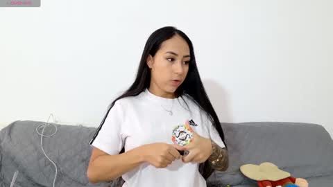 vanessaadol online show from 25, 7, 2026