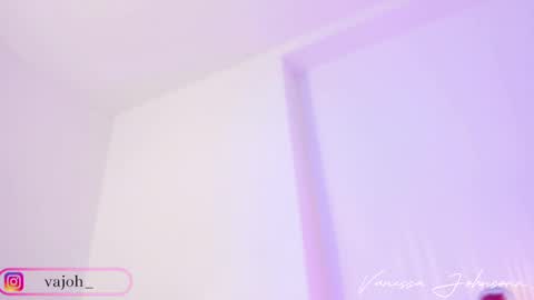 Snapshot of vanessajohnsonn chatting on 9, 3, 2025 vanessajohnsonn online show from 9, 3, 2025