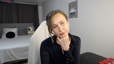 Vanessa  online show from 3, 5, 2026