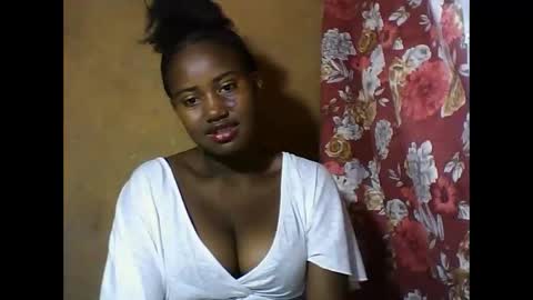 Snapshot of vaniah321 chatting on 21, 12, 2024 vaniah321 online show from 21, 12, 2024