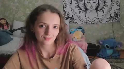 Snapshot of vanilla_arya chatting on 4, 8, 2026 Adelina online show from 4, 8, 2026