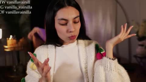 Snapshot of vanilla_velvet chatting on 25, 9, 2025 Annabet online show from 25, 9, 2025