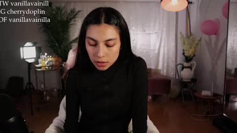 Snapshot of vanilla_velvet chatting on 19, 11, 2025 Annabet online show from 19, 11, 2025