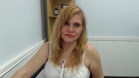 Snapshot of vanillaloveli chatting on 8, 6, 2026 vanillaloveli online show from 8, 6, 2026