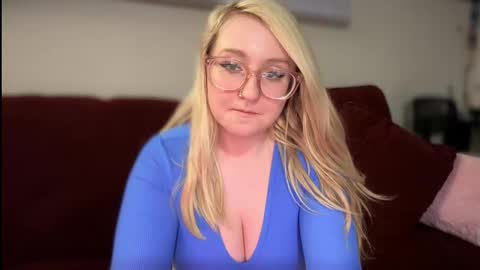 vanillapuddingpie online show from 28, 2, 2025