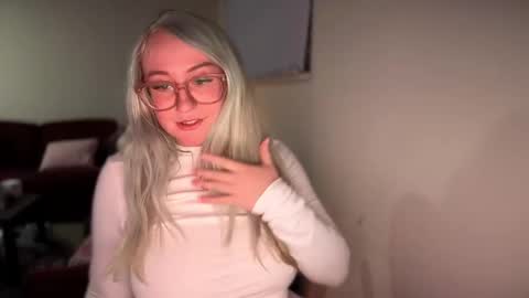 vanillapuddingpie online show from 12, 11, 2025