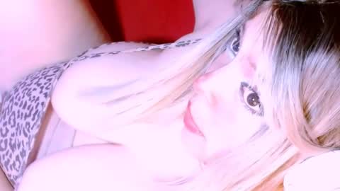 Snapshot of vanne_amet chatting on 10, 4, 2026 free follow me online show from 10, 4, 2026