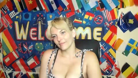 Snapshot of vanrey_ chatting on 9, 7, 2026 Vanessa online show from 9, 7, 2026