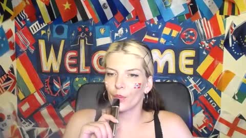 Snapshot of vanrey_ chatting on 11, 7, 2026 Vanessa online show from 11, 7, 2026