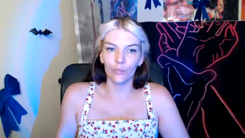 Snapshot of vanrey_ chatting on 27, 7, 2026 Vanessa online show from 27, 7, 2026