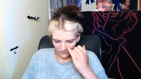 Snapshot of vanrey_ chatting on 3, 8, 2026 Vanessa online show from 3, 8, 2026