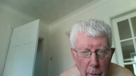 Snapshot of vassus chatting on 4, 3, 2025 vassus online show from 4, 3, 2025