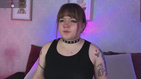 Vee Simons online show from 4, 11, 2025