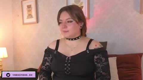 Vee Simons online show from 6, 2, 2026