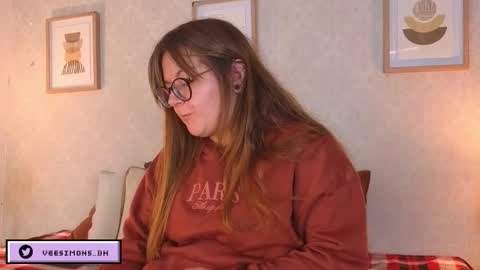 Vee Simons online show from 25, 2, 2026