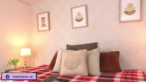Vee Simons online show from 30, 4, 2026