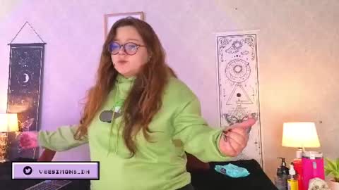 Vee Simons online show from 24, 6, 2026
