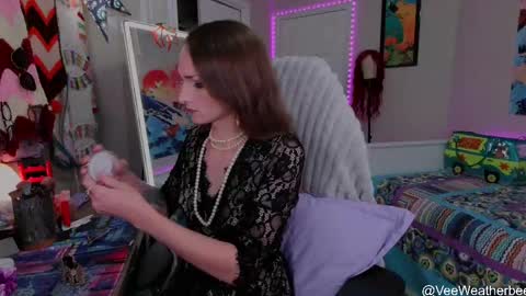 Violet Weatherbee online show from 16, 5, 2026