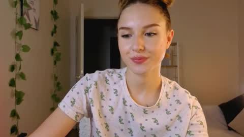 Snapshot of vegas_v chatting on 11, 9, 2025 Maria online show from 11, 9, 2025
