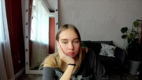 Snapshot of vel1ka chatting on 7, 10, 2025 Barbara online show from 7, 10, 2025