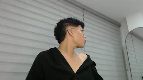 velascosexyboy online show from 6, 3, 2025