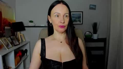 Snapshot of velvet_jasmine chatting on 28, 10, 2025 Jasmine online show from 28, 10, 2025