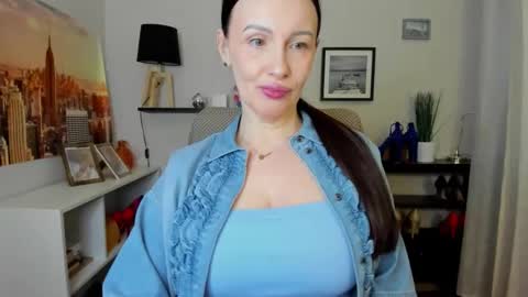 Snapshot of velvet_jasmine chatting on 10, 3, 2026 Jasmine online show from 10, 3, 2026