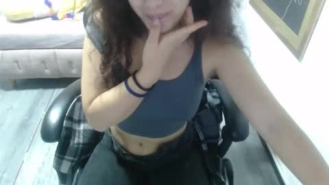 Snapshot of velvet_moon_v chatting on 28, 11, 2025 velvet_moon_v online show from 28, 11, 2025