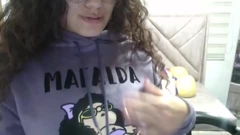 Snapshot of velvet_moon_v chatting on 7, 1, 2026 velvet_moon_v online show from 7, 1, 2026