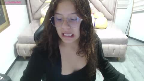 Snapshot of velvet_moon_v chatting on 10, 1, 2026 velvet_moon_v online show from 10, 1, 2026