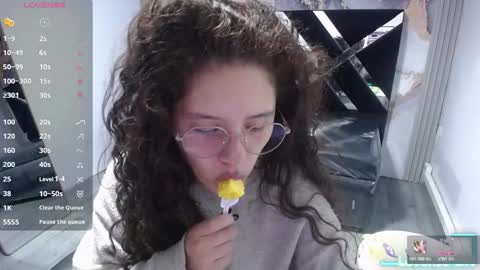 Snapshot of velvet_moon_v chatting on 6, 2, 2026 velvet_moon_v online show from 6, 2, 2026