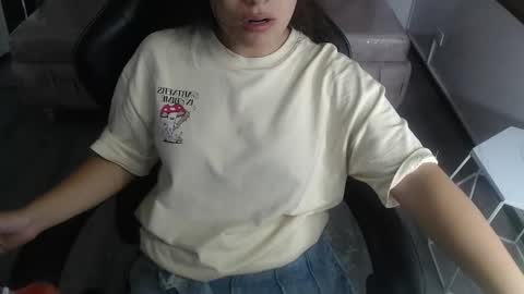 Snapshot of velvet_moon_v chatting on 9, 2, 2026 velvet_moon_v online show from 9, 2, 2026