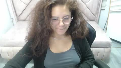 Snapshot of velvet_moon_v chatting on 19, 3, 2026 velvet_moon_v online show from 19, 3, 2026