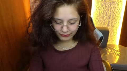 velvet_moon_v online show from 30, 6, 2026