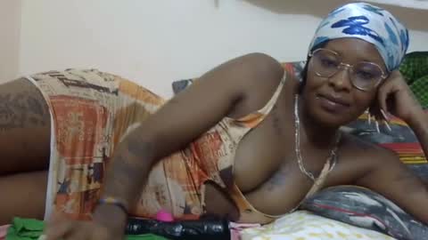 Snapshot of velvet_temptress chatting on 2, 2, 2025 velvet online show from 2, 2, 2025