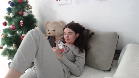 velvetmoon123 online show from 18, 1, 2026