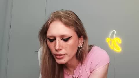 Snapshot of velvettgirl chatting on 7, 2, 2026 VelvetTGirl online show from 7, 2, 2026