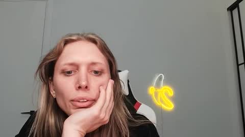 Snapshot of velvettgirl chatting on 8, 2, 2026 VelvetTGirl online show from 8, 2, 2026