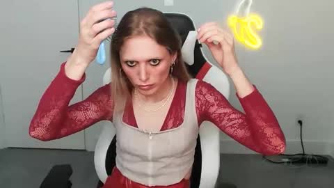 Snapshot of velvettgirl chatting on 9, 2, 2026 VelvetTGirl online show from 9, 2, 2026