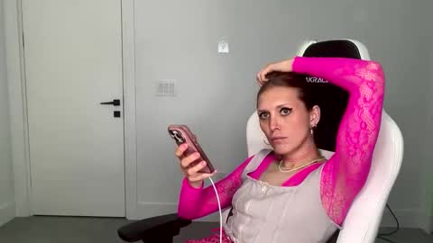 Snapshot of velvettgirl chatting on 14, 2, 2026 VelvetTGirl online show from 14, 2, 2026