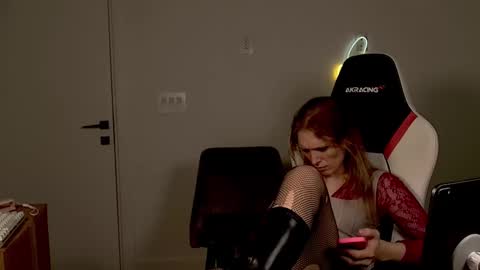 Snapshot of velvettgirl chatting on 2, 3, 2026 VelvetTGirl online show from 2, 3, 2026