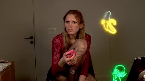 Snapshot of velvettgirl chatting on 2, 3, 2026 VelvetTGirl online show from 2, 3, 2026