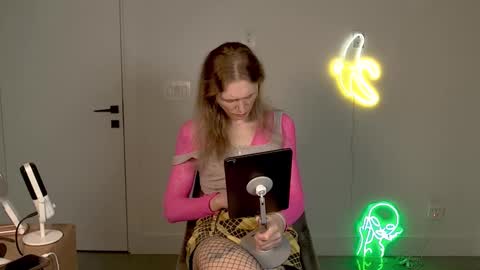 Snapshot of velvettgirl chatting on 4, 3, 2026 VelvetTGirl online show from 4, 3, 2026