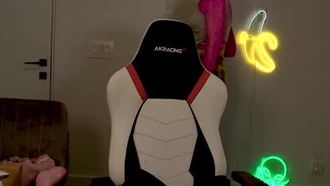 Snapshot of velvettgirl chatting on 5, 3, 2026 VelvetTGirl online show from 5, 3, 2026